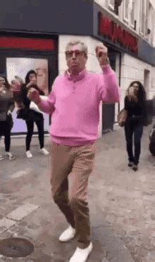 Dans plusieurs vidéos, on le voit danser sans complexe au milieu des passants. Balkany Dance GIF - Balkany Dance EnvoieleSonjSuisortidezonzon - Discover & Share GIFs