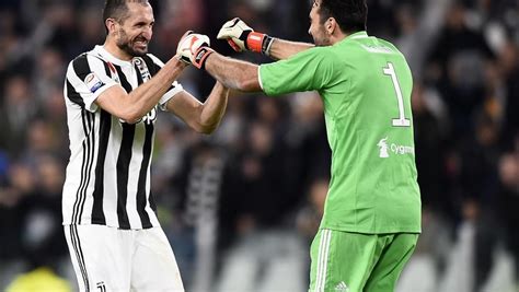 Giorgio chiellini statistics played in juventus. L'annuncio della Juventus: "Chiellini e Buffon rinnovano ...