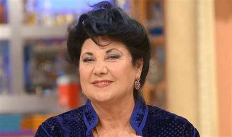 Marisa laurito (born 19 april 1951) is an italian actress, singer and television personality. Marisa Laurito chi è? Quanti anni ha, casa, teatro Manzoni