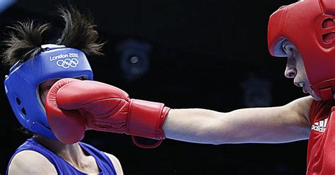 Por falta de competições de boxe feminino, bia precisou esperar até 2014 para iniciar a carreira. Boxe feminino estreia nas Olimpíadas - Fotos - UOL ...