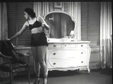 Homescrew my wifeswinger wife wants hubby to watch her. How To Undress - Mock-instructional film from 1937 - YouTube
