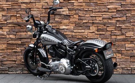 They feel like a true blast from the past, with stylings that feel reminiscent of a time. 2012 Harley-Davidson FLSTSB Cross Bones Softail *VERKOCHT ...