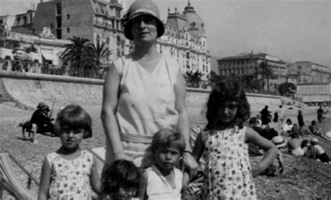 Veil est le nom de mon mari, antoine veil, que j'épouse en 1946, au retour de la guerre. Simone Veil, destin courage - Glandeur Nature