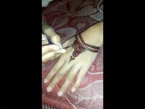 Cara melukis henna simple dan cantik penanegeri com. Menggambar Henna tangan simple dan cantik - YouTube