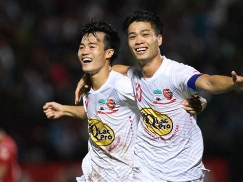 Gia lai fc eine spielzeit abgeschlossen hat und in welcher liga er aktiv war. Hoàng Anh Gia Lai beat Quảng Ninh 5-0 - Sports - Vietnam ...