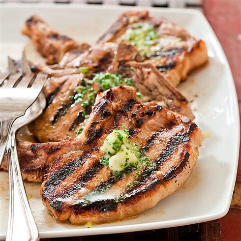 Preheat your skillet to medium. Best Way To Cook Thin Pork Chops / A Complete Guide to ...