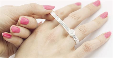 Use these tips and handy chart. How To Determine And Measure Your Ring Size At Home ...