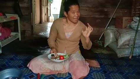 Assalamualaikum.kali ini didapurnya bunda zakarya lagi bikin sayur asam khas banjarmasin dengan bumbu yang sederhana. SAYUR ASAM LOMPOH DENGAN IKAN PATIN ALA BIKTENGAH - YouTube