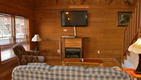 This beautiful log cabin sits completely secluded in a wonderfully refreshing mountain site. Scenic Cabin Rentals - UPDATED 2018 Campground Reviews ...