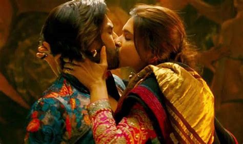 Au forum des associations et du sport * paris 17. Happy Kiss Day 2017: From Ranbir Kapoor- Deepika Padukone ...