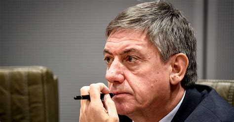 Ministre de la sécurité bien sécurisé mais que pouvait craindre le ministre de la sécurité et de. Jan Jambon en Hongrie: le gouvernement flamand derrière ...