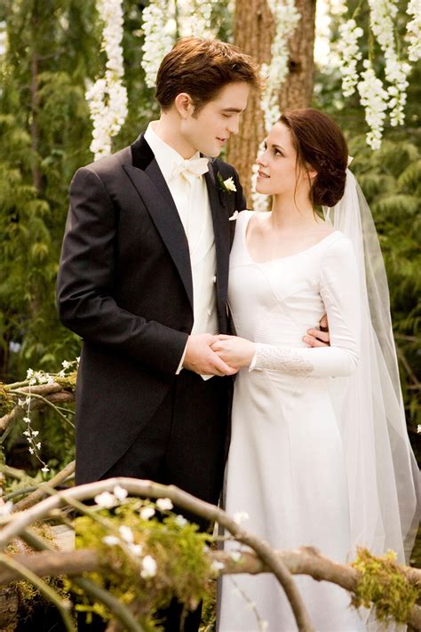 Did you fall head over heels in love with bella's wedding dress in breaking dawn? Detailed Look at Bella's Wedding Dress + New Stills ...