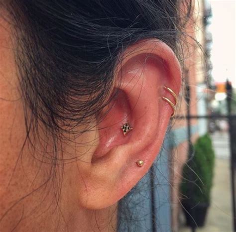 Pin by Melanie on jewels | Ear piercings, Piercings ...