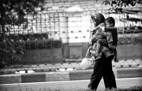 Syariat agama islam selalu mengajarkan pada umatnya untuk berbakti kepada kedua orang tua. Contoh Dakwah dan Ceramah Singkat Tentang Anjuran Berbakti ...