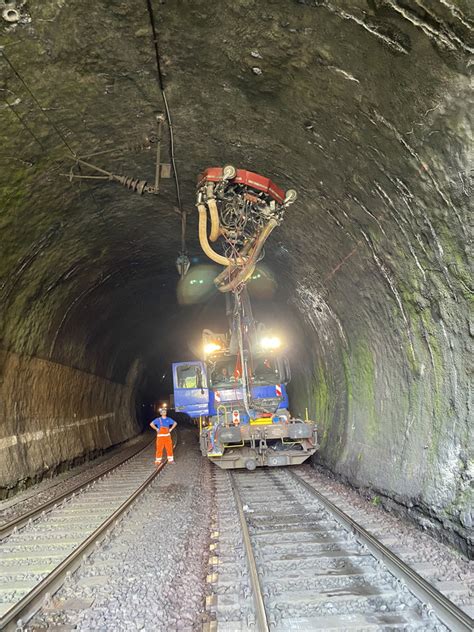 Ursprünglich zweigleisig angelegt, ist er nach einer umfassenden sanierung seit juli 2021 nur noch eingleisig. ÖBB Karawankentunnel - Sodian Group