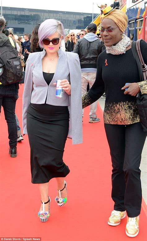 Mon sep 09, 2019 8:06 pm subject: Kelly Osbourne and Carmen Electra arrive in Vienna ahead ...