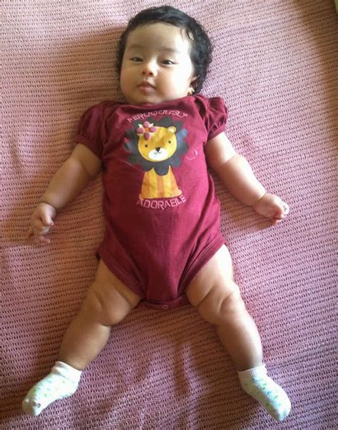 Don't forget to bookmark gambar baju bayi perempuan umur 4 bulan using ctrl + d (pc) or command + d (macos). 20 Gambar Model Baju Bayi Perempuan & Laki-Laki Lucu ...