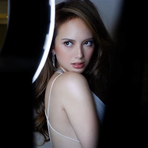 Ellen adarna is a contestant from survivor philippines: Ellen Adarna Would Rather Shave Heads Than Apologize to ...