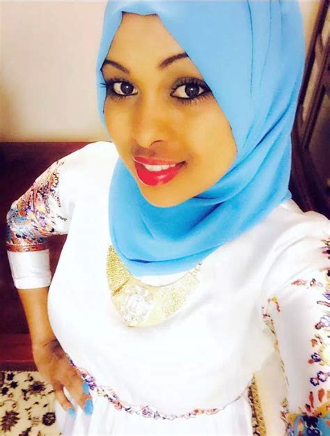 Macaanka waxaa loo aqoonsadey dhadhan raaxo iyo macaansi u leh dadka isla markaana raaxo iyo raynrayn muujiya. Noocyada Galmada Iyo Naagaha Gaagaaban Oo Raaxo Macaan Ragu Ka Helaan Naag Gaaban Siil Macaan ...