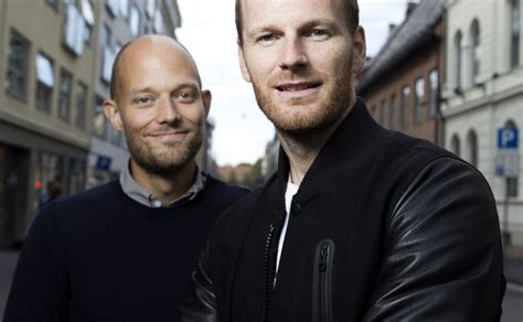 Levande og kjempande menneske som kunne vere nærverande, men som også kunne stenge seg inne, bli rasande, knuse ting. Joachim Trier får ni millioner for å lage sin nye film om ...