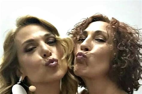 E il nobile di origini inglesi attacca: Barbara D'Urso, la sorella Daniela denuncia il fidanzato ...