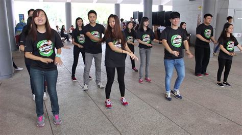 A premier digital tech university and being a trendsetter of the private higher learning provider in malaysia, we are steadfast in preparing our graduates for leadership roles in their respective disciplines and professions world wide. 30-Hour Famine MMU Melaka Flashmob - YouTube