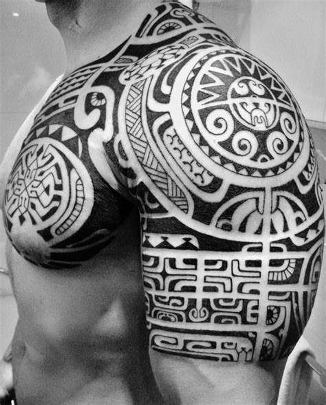 These tattooists are highly respected and thought of tapu, which suggests inviolable or holy. 49 Maori Tattoo Ideen - die wichtigsten Symbole und ihre ...