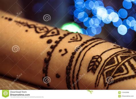 4.7 out of 5 stars. Fake Tattoo Using Henna Paint Stock Photo - Image of paste ...