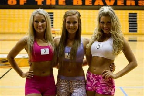 44.158 iowa coed first casting vídeos gratuitos encontrados en xvideos con esta búsqueda. The Hottest Cheerleaders In Yoga Pants & Workout Shorts ...