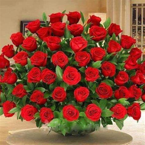 Maybe you would like to learn more about one of these? Ramo de rosas rojas | Arreglos florales para cumpleaños ...