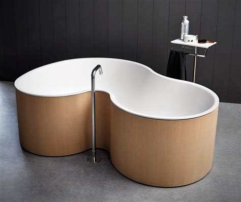 One thing to be aware of, though, is that this tub does have particular requirements. Curved Two-Person Tubs : Two Person Tub