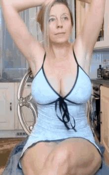 Brilliant blonde by discovery bay brewing is a blonde ale which has a rating of 3.6 out of 5, with 47 ratings and reviews on untappd. Milf Bouncy GIF - Milf Bouncy Blonde - Discover & Share GIFs