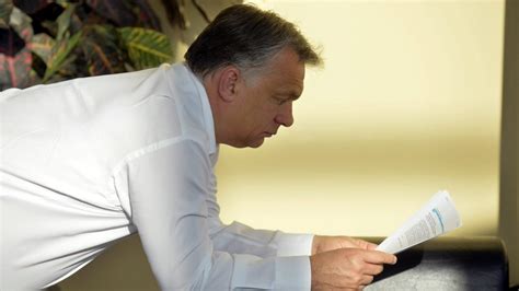 Itt hallható naponta többször a krónika, a rádió egyik leghallgatottabb műsora. Orbán: az egy öreg kommunista | CIVILHETES