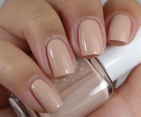 Check spelling or type a new query. manicure dall'effetto naturale con unghie gel color carne ...