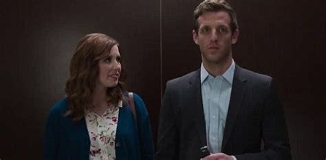 Another of those iconic scenes (if you can call it that) from 50 shades of grey is the steamy elevator scene. Vanessa Bayer recreates the 50 Shades of Grey elevator ...