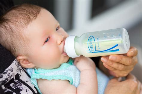 1:59 motherofstyle 1 747 просмотров. THE BEST BOTTLE FEEDING POSITIONS WITH DR. BROWN'S