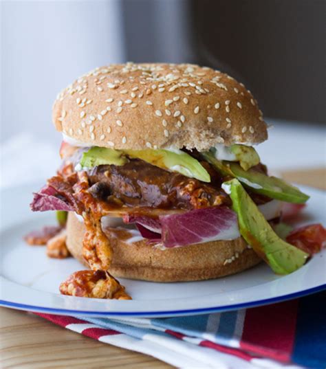 Toppings ideas and a food bar that you and your guests will love at your next party! Portobello Burger for a Healthy Dinner - Women Daily Magazine