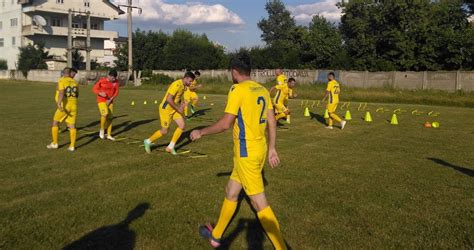 În noul sezon vor participa tot 100 de echipe împărțite în zece … Petrolul Potcoava, reprezentanta Oltului la barajul de ...