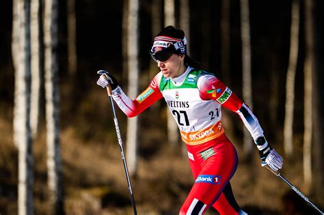 Heidi weng huttrar ändå i sin dunjacka. Resultater Heidi Weng 2019-2020