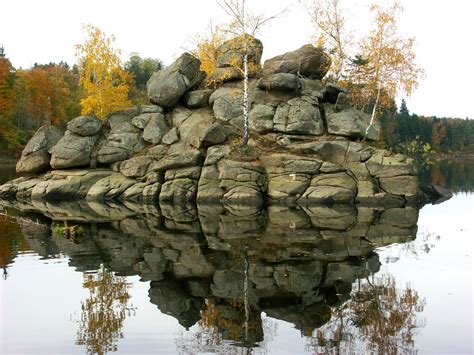 Hinter der 69 m hohen gewölbestaumauer wird das wasser des kamps aufgestaut. Am Stausee Ottenstein - fotocommunity.to - Die klassische ...