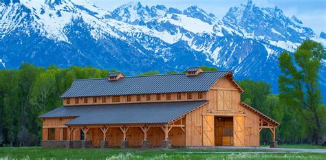 We build horse barns, indoor riding arenas, garages, bank/timber frame barns, equestrian buildings, wedding venues, woodshops and small barns and stables can still have big impact and big design. Great Plains Western Horse Barn Project BHA311 | Horse barn designs, Horse barn, Beautiful horse ...