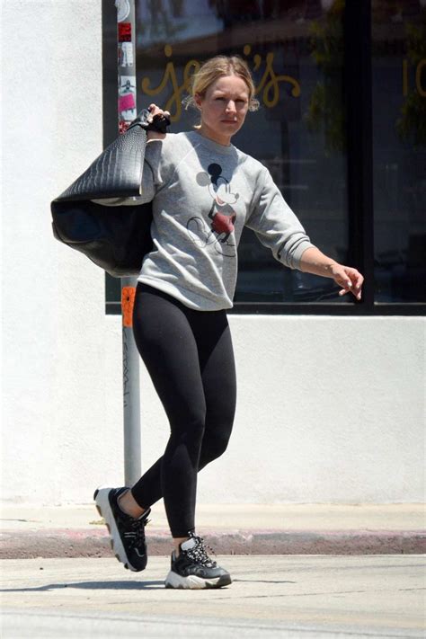 You've reached annie murphy fan the original and largest running fansite for all things annie murphy on the web. Leggings/Yoga Pants Archives | Page 4 of 179 | CelebsFirst