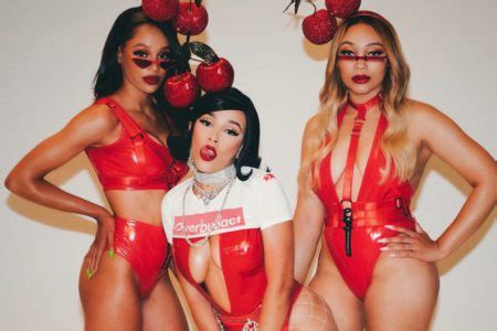 Doja cat, ryan destiny, grimes | see full cast & crew ». We Got All The Styling Details On Doja Cat's 'Juicy' Video ...