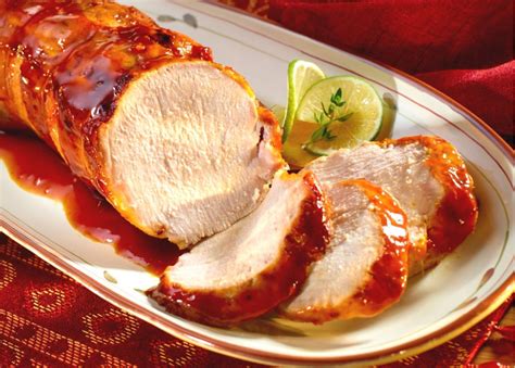 El lomo de cerdo se trata de cada una de las dos piezas de la carne del cerdo que están junto al espinazo y bajo las costillas del animal. Prepara este jugoso lomo de cerdo en salsa de guayaba con ...