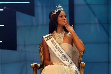 Miss south africa 2015 bookings: Former Miss SA Liesl Laurie survives horrific car accident