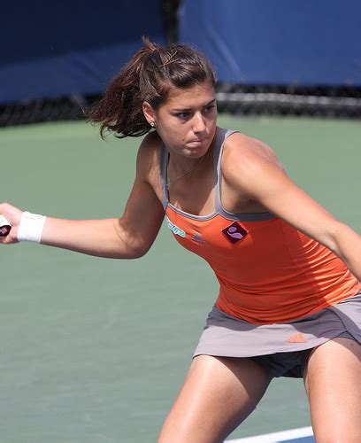 Yulia requests a trainer in the middle of a game, gets denied by the umpire. Aturien Sports: Sorana Cirstea Hot Pics, Sorana Cirstea