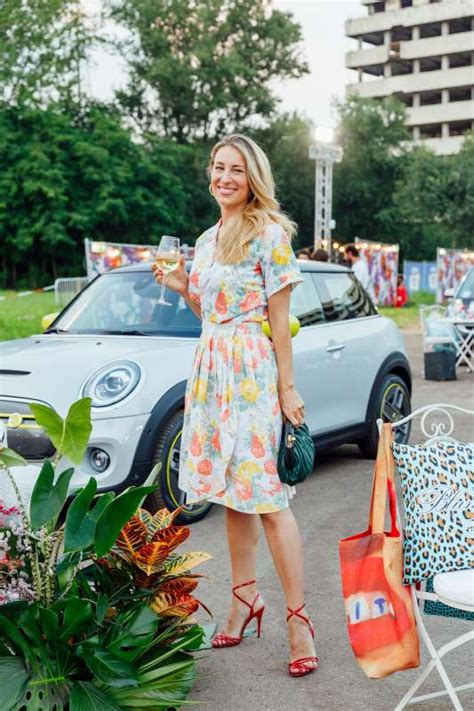 L'uomo è apparso raramente accanto a mia ceran e su instagram è presente solo in pochissime foto, spesso di. - Dagospia