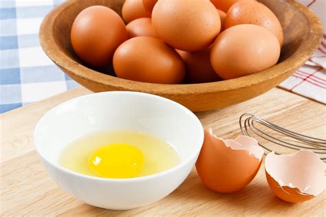 This helps in curing dry scalp and dandruff issue. Can Eggs Really Prevent Hair Loss and Help Hair Growth ...