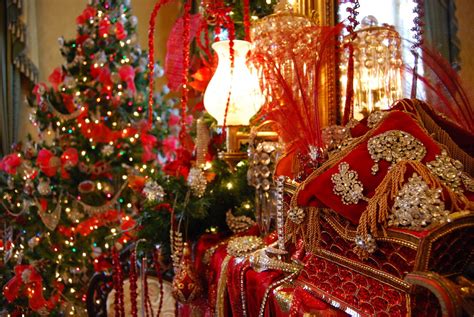 The Details, sponsored by Visit Natchez: Towers Jeweled Christmas Tour ...