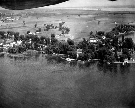 Vue aérienne du parc de Valleyfield dans la région de Valleyfield en 1963
